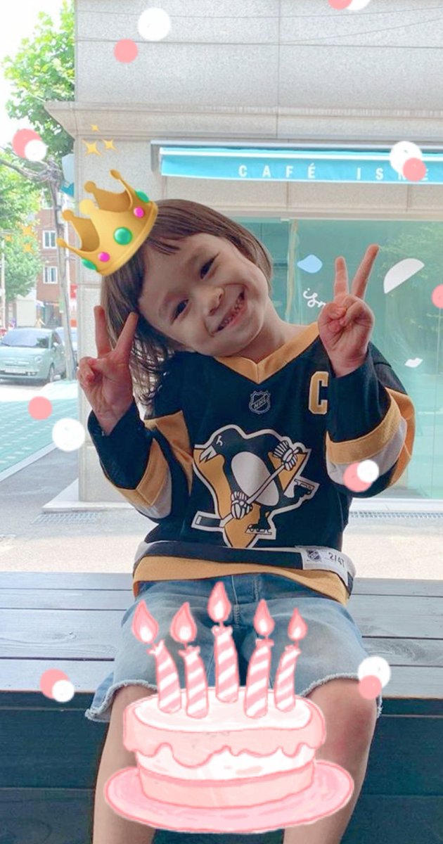 willxx712's tweet photo. 可愛い可愛いウィリアム誕生日おめでとう🥰🎂✨
사랑하는 윌리엄 생일 축하해🥰🎂✨
#윌리엄 #윌리엄해밍턴 #williamhammington https://t.co/0p944ga7Qg