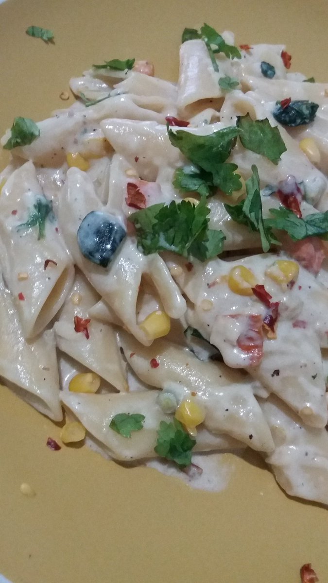 LamiyaS9's tweet photo. My encounter element this time pasta with white sauce! #Alhamdulillah https://t.co/Itb0KU2fcL