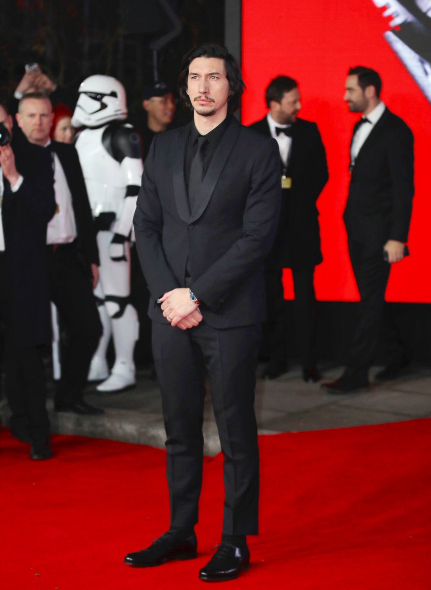 adamdrivercentl's tweet photo. Adam Driver + the aesthetics of The Last Jedi, European Premiere, Dec 12, 2017 https://t.co/VNox2nY9l9