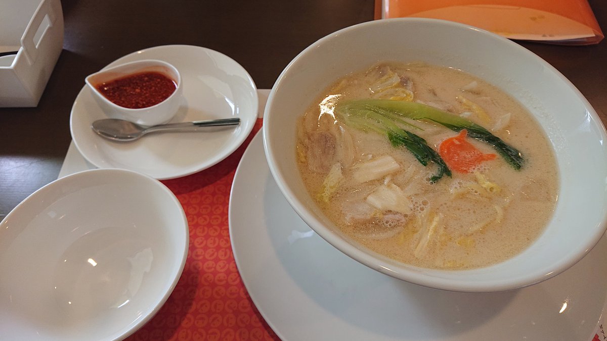 Poo3Sub's tweet photo. お昼はいーあるで
極・白豆湯麺と唐揚げを堪能
どっちも激ウマでしたな https://t.co/W2TInCQMZR