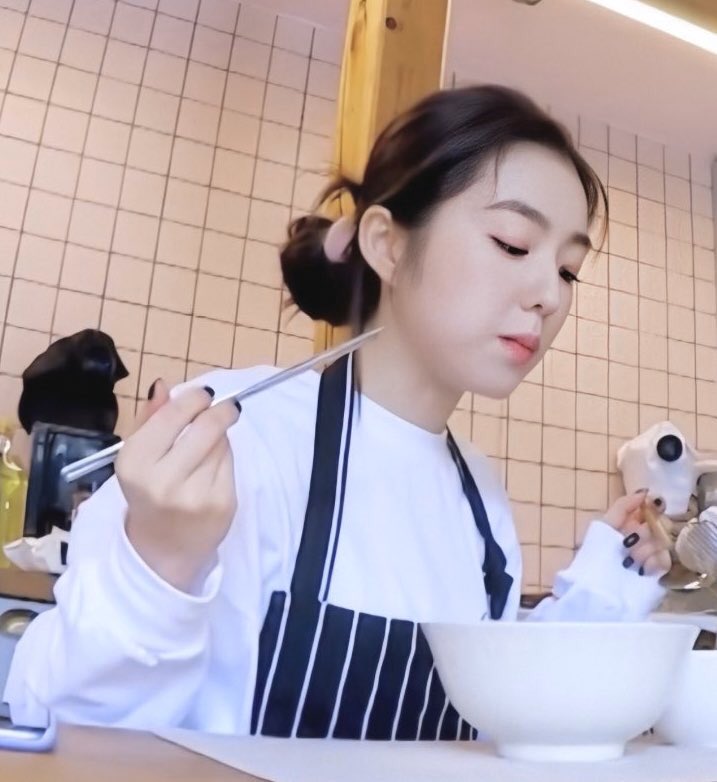 👩🏻‍🍳👩🏻‍🍳