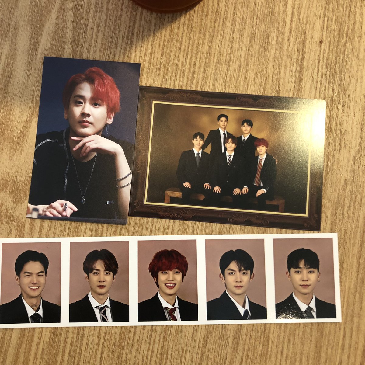 카페도 이쁘고 사진들도 너무 이뻐서 좋았아요! 북보틀도 받을 수 있어서 정말 좋았습니다. 틴탑 10주년 짱짱!!
#틴탑_10주년축하해_남은90년도잘부탁해 #틴탑 #TEENTOP