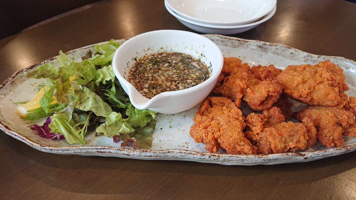Poo3Sub's tweet photo. お昼はいーあるで
極・白豆湯麺と唐揚げを堪能
どっちも激ウマでしたな https://t.co/W2TInCQMZR