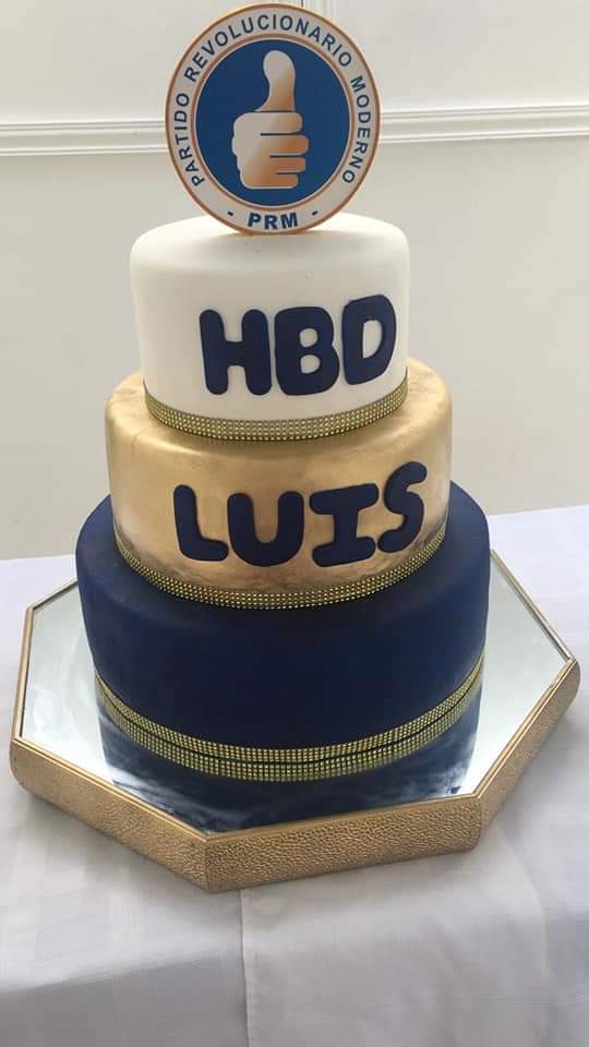 jb2728's tweet photo. Hoy está de cumpleaños el Presidente Electo de República Dominicana Lic. @luisabinader, le deseo felicidades,  que Dios le conceda todo lo que su corazón desee y éxitos en la  nueva etapa de su vida.  Bendiciones. @raquelarbaje @RobertoFulcar https://t.co/OtnDF2HCnI
