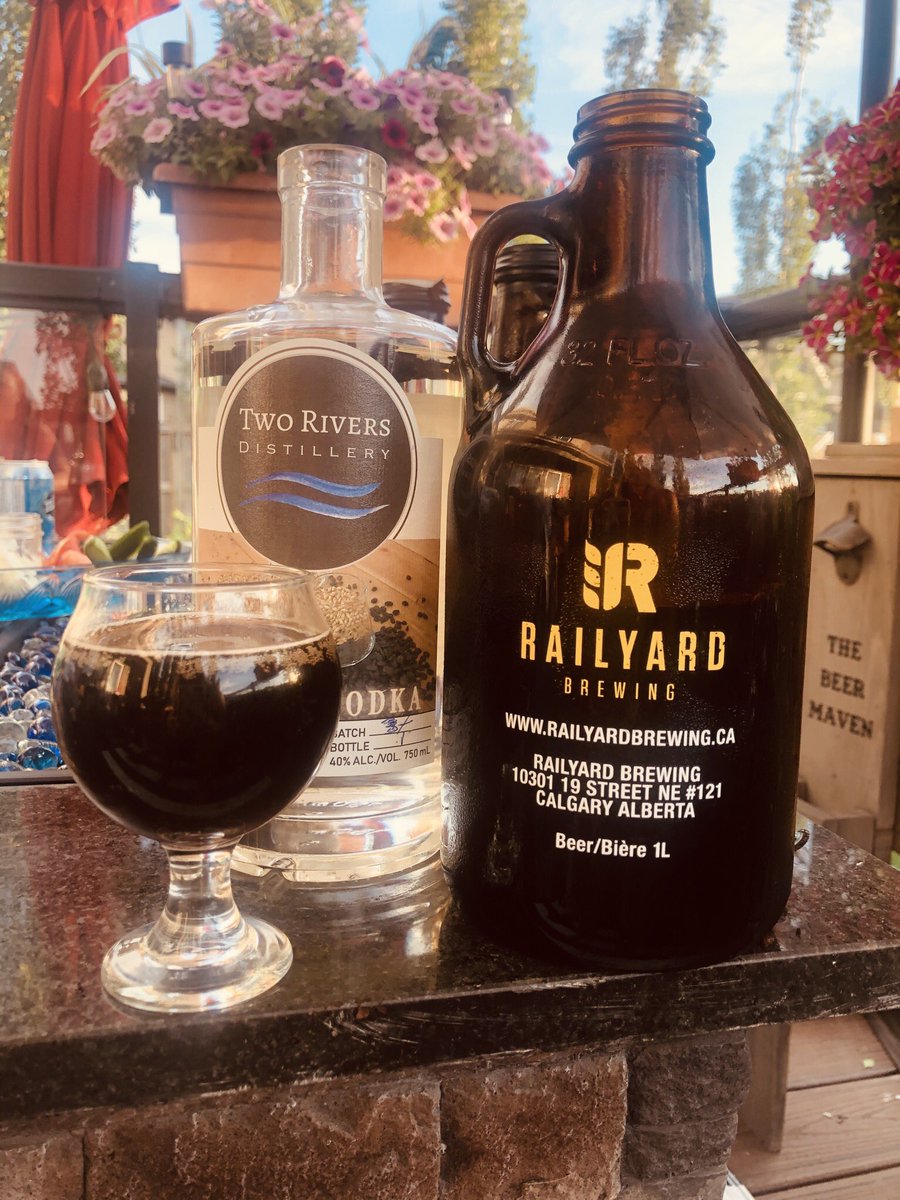 Black Forest DIPA cannot resist the sexiness of Coffee Vodka. 💥 BeerCocktail with local craft beer & local vodka.  Loving @TwoRDistillery & @RailyardBrewing 
#Thebeermaven #supportlocal #drinks #SaturdayVibes