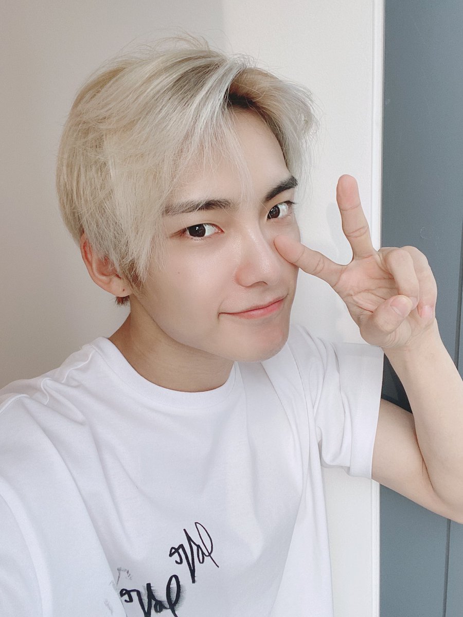 official_ACE7's tweet photo. [#에이스_준]
준비하시고 쏠 준비~~🤍.🤍
초이들 오늘이 진짜 두근두근하는 날입니다.
얼마 안 남았어요. 조금만 기다려줘
우리 초이스🤍🤍🤍🤍
#ACE #에이스 #CHOICE #초이스 https://t.co/8H1q5pfLtF