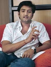 kavinsanthanam's tweet photo. Santafans---- 8 படம் கைல இருந்தும் , ஒரு update வரமாட்டங்கிது, பய்த்தியம் பிடிக்குது சார் 
எங்களுக்கு update வேணும்...

Dir---  எவள பெரிய வார்த்தை ய Simple aaa கேட்டுட்ட....

#WeWantBiskothupdate #Biskoth #Santhanam 

  @iamsanthanam
@Dir_kannanR https://t.co/9hOZw4L64G