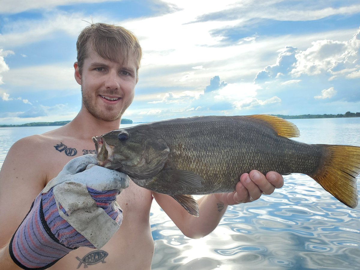 LandonTells tweet media