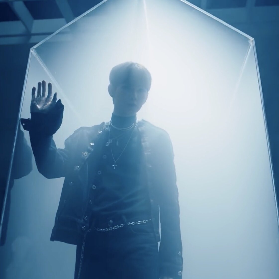 wooyoungalaxy's tweet photo. I’M LITERALLY SHAKING Y’ALL ,,, https://t.co/8ox4QXvP7D