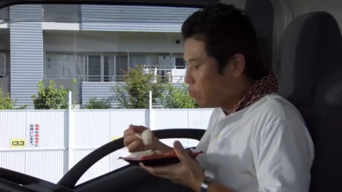 Nknry Pa Twitter ゴーカイジャー25話でトラックの運転手がコンビニ弁当食べながら聴いているのは 忍び恋 である ゴーカイジャー