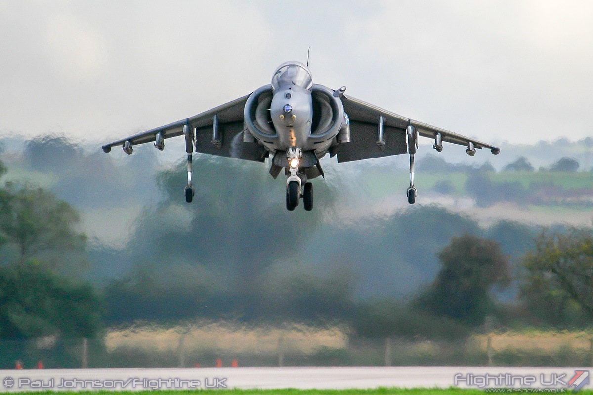 RELOADED: <a href="/yeoviltonairday/">Royal Navy International Air Day</a> 2004

2004's Commando Assault finale was a true joint force effort with the <a href="/RoyalNavy/">Royal Navy</a> Lynxs, Gazelles, Sea Kings and Sea Harriers joined by <a href="/RoyalAirForce/">Royal Air Force</a> Chinooks and Harrier GR7s #airshows #airshow