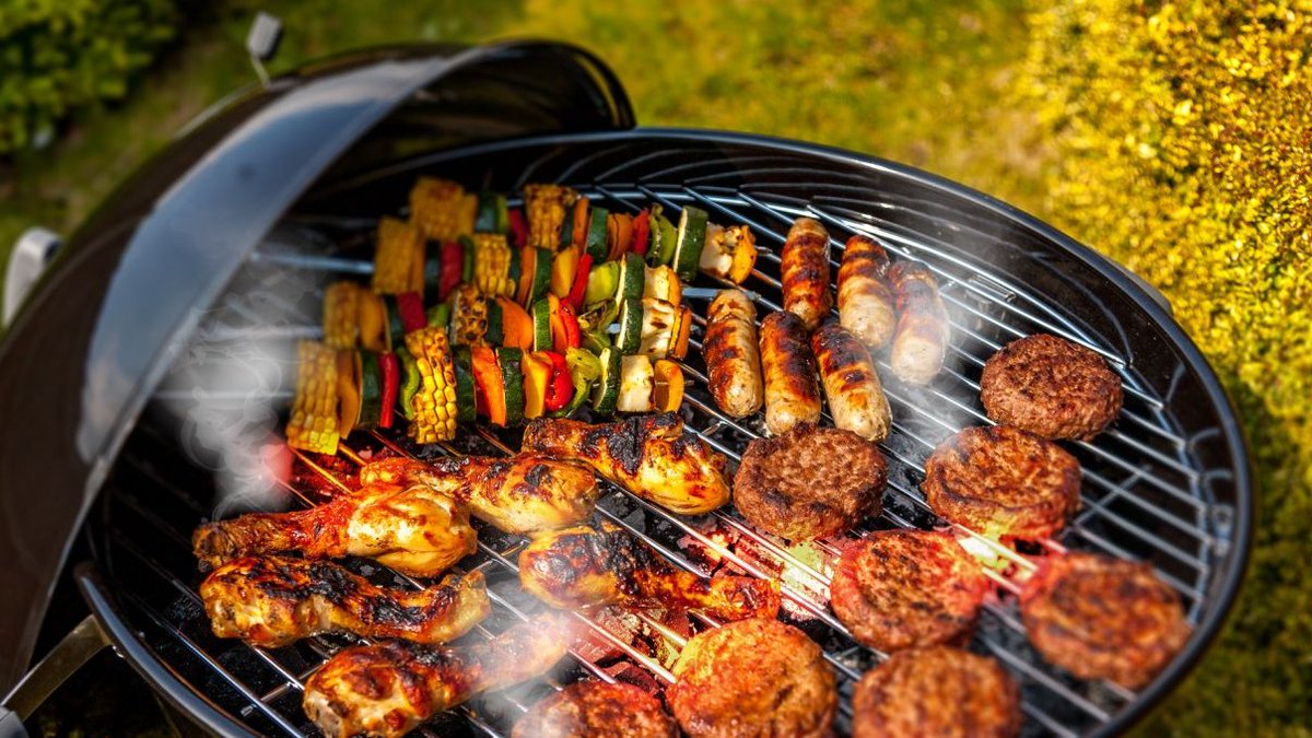 BarBeQuick's tweet photo. Whether you’re a barbecuing novice or grill master extraordinaire, our ‘6 Essential BBQ Tips’ is a must-read. See here: https://t.co/qYBQKDxGns #barbecue #BBQ #BBQtips #grillguide https://t.co/Ak5LioznwY