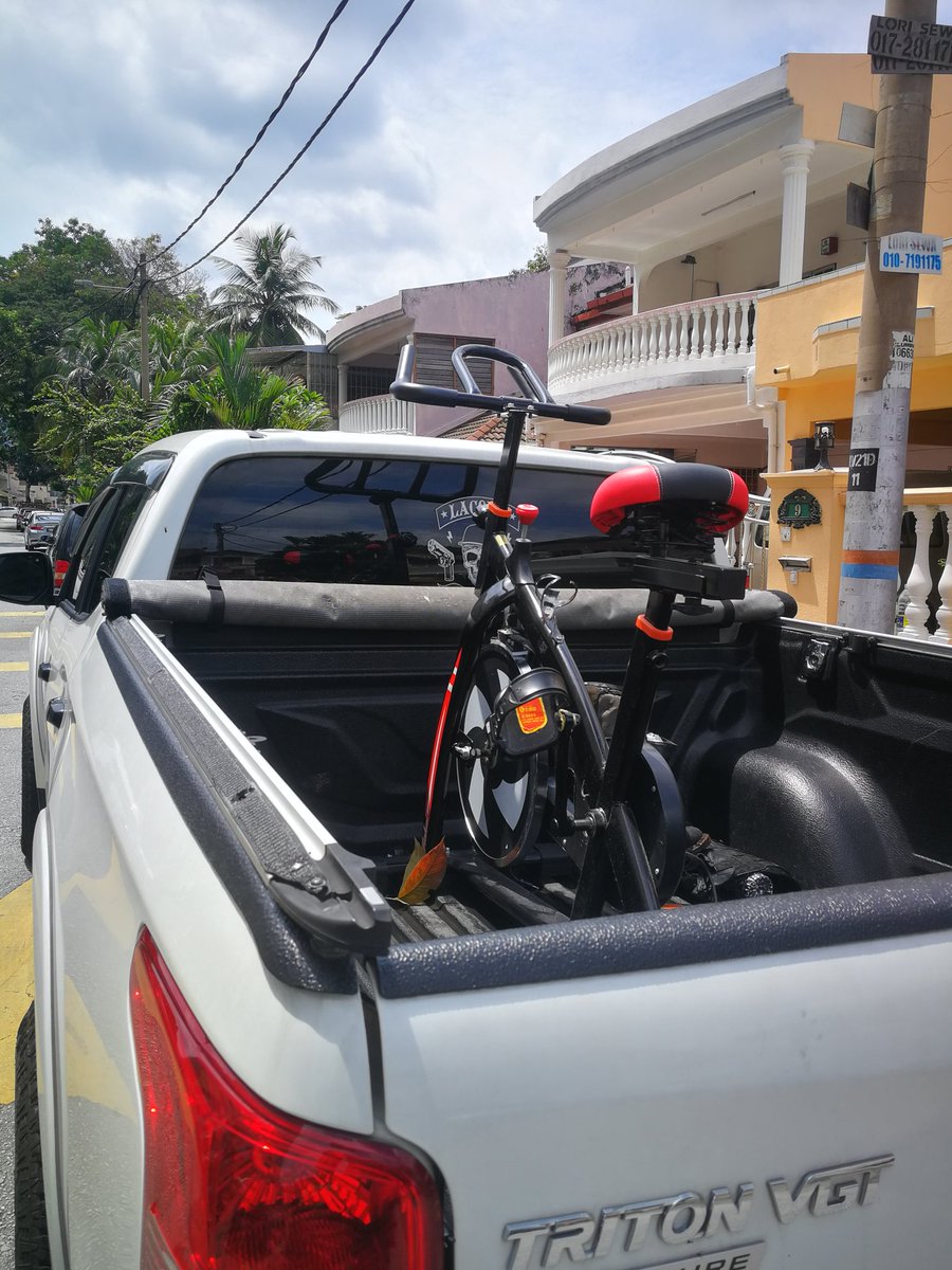 syfq212's tweet photo. Kain pelikat pun jadi la dik..
Asal item selamat sampai destinasi 😎

Cari #Mover ?
#NakPindah ke tuuuuu ?

Laju laju call kita eh.

☎️ + 0126910571
📲https://t.co/TjWsRCnoZD 

#4X4Transporter
#BikeRescue
#BikeTowingKL
#TFFCM
#JemaahTowing https://t.co/R4SyDsvfpv