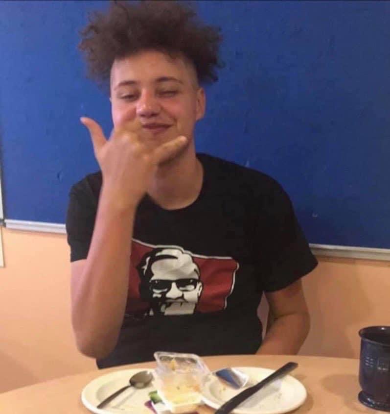 MelanieLeahy's tweet photo. #matthewscampaign

FAILED BY @EPUTNHS 

😢💔

This is Chris. A sweet, kind and funny young man who charmed all who met him. What this picture doesn’t show is that Chris had autism, epilepsy, a learning difficulty, suffered from crippling anxiety and resulting mental health ....1 https://t.co/z6QjZfGjJs