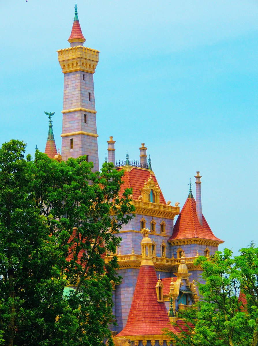princessdram's tweet photo. ひっさびさのパーク❤️🏰美女と野獣城たまらんなー🥺✨✨ https://t.co/YkjCmnxWmk