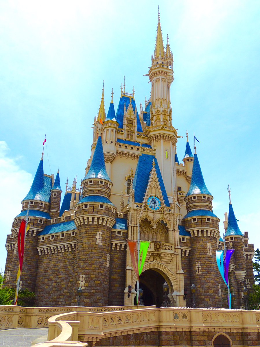 princessdram's tweet photo. ひっさびさのパーク❤️🏰美女と野獣城たまらんなー🥺✨✨ https://t.co/YkjCmnxWmk