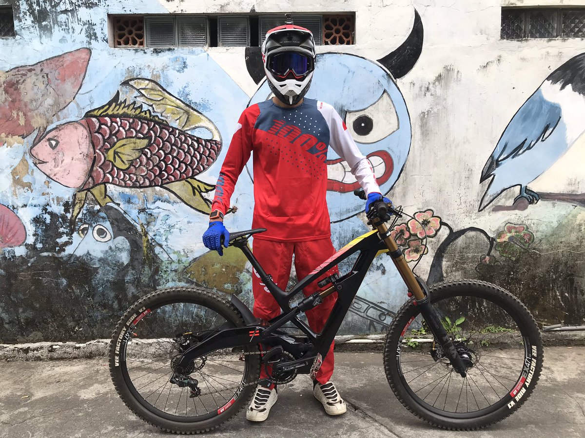 dhiantz_killim's tweet photo. Ride or sleep 🔥🔥🔥
#SpartanRacingTeam 
#Mountainbike #downhill #indonesiandownhill #ride100percent #polygonbikes #msdjakarta https://t.co/GbjYi28Gzt