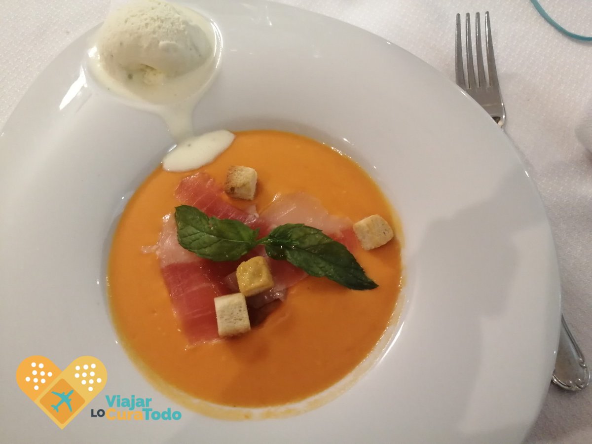 viajarlocura's tweet photo. Da gusto encontrar un lugar como el @HOTELELCURRO dónde la gastronomía tradicional está reinventada y el trato del personal es tan cercano que te hace sentir en casa. Y te alegras cuando te dicen que ya están llenos para el verano #AndaluciaDespierta https://t.co/AOXAgRNWS9