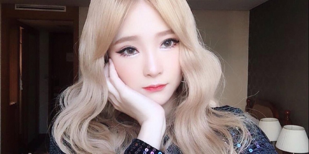 TpopEntConex's tweet photo. 🎉ข่าวดีสำหรับชาว Venus
ล่าสุด อิง สาวสวยแห่ง Rose Quartz
พึ่งจะต่อสัญญากับทางค่าย
" 0316 Entertainment "
และกำลังเตรียมทำเพลงใหม่
โดยตอนนี้กำลังหานักร้องสายแร็พ
มาร่วม feat. ด้วยนะ!
#TPOP #TPOP2020
#Eingrosequartz #EingRQ
#rosequartz #rosequartz0316 https://t.co/XIksCMhNQ4