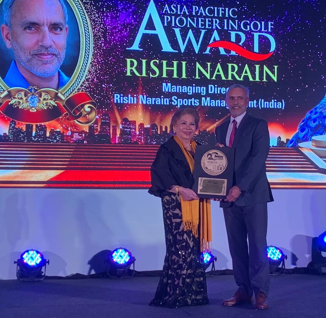 Receiving the Asia Pacific Pioneer of Golf Award last November at the Asia Pacific Golf Summit. Nice moment to be recognised!
#golf #award #APGC