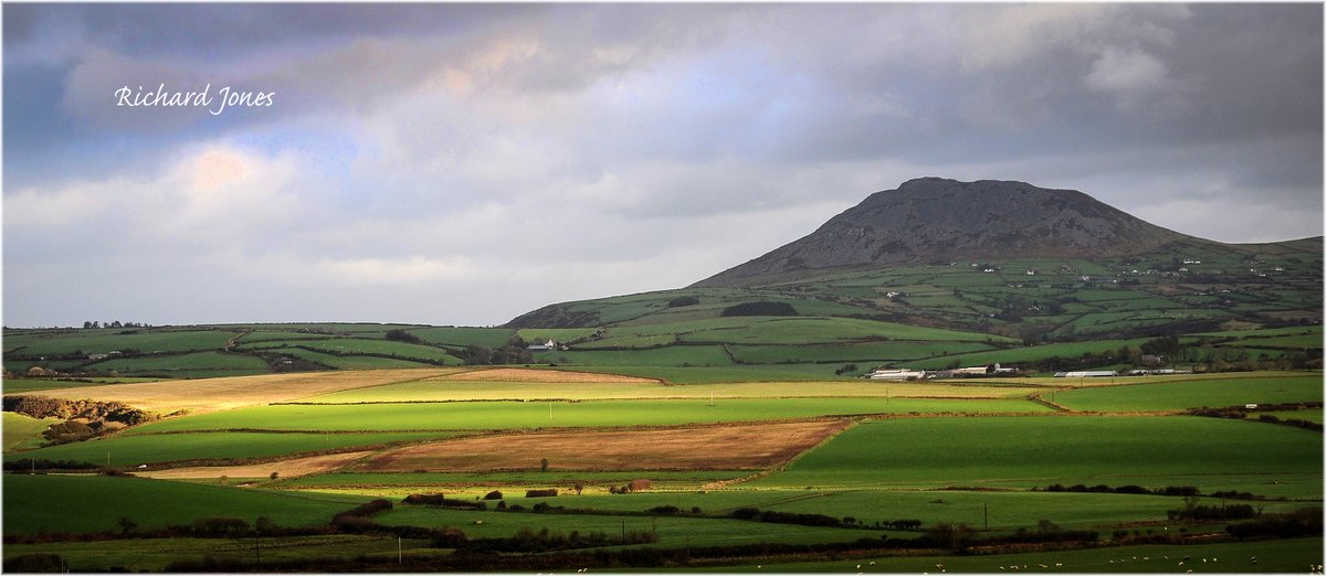 Llun i godi calon heddiw - Garn Fadryn 😀