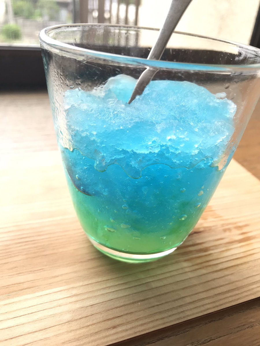 arcana2000's tweet photo. スラープジュースを作りたかったんですけど、どことなくその雰囲気を匂わせるただのかき氷ですね(　-∀-)
 #フォートナイト https://t.co/CmSO5aDhzC