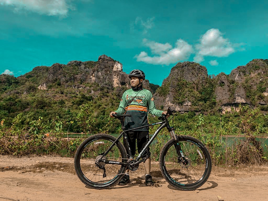 bapakjo's tweet photo. Jadilah pribadi yg baik🤙🤙

#onpolygonbikes
#XTRADA6
#polygonindonesia
#ridewithrodalink 
#rodalink
#rodalinkindonesia 
#mtbsulawesi 
#mtbindonesia https://t.co/T97W929Jdk