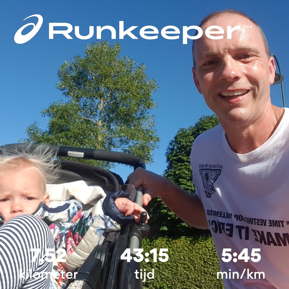 RuudvEck's tweet photo. Goeiemorgen 🏃‍♂️⚡🌞 #makeitepic

Met bonus shirt van 5 x https://t.co/UWyXjYE1Ry 💪 Op naar de 6e op 20 september 👍 Doe je ook mee?

En natuurlijk ook de groetjes van Evi 😍 https://t.co/ZxT21BwZzi