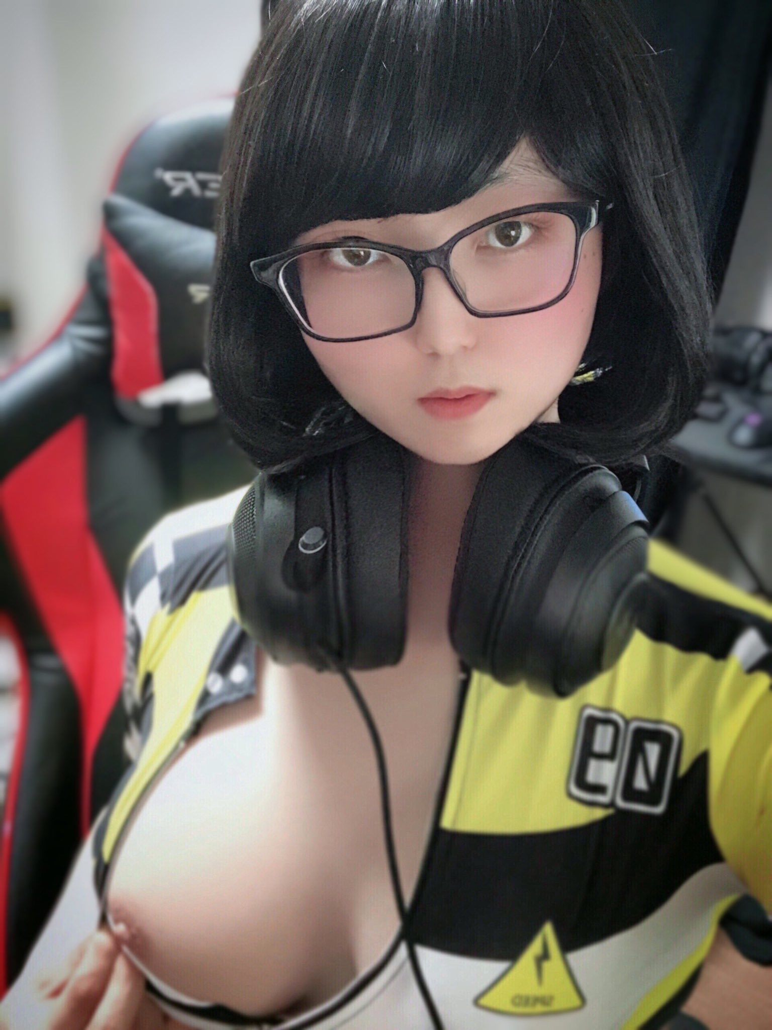 あやひめあおい on X: レースクイーンでチラ見せ レカロシートと濃いめのお化粧！ ちゅーちゅしたい人はRTしてね💕 裏アカ女子  拡散希望 おっぱい t.coBatKd5gAjY  X