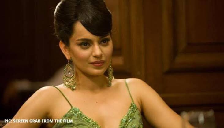 “Tum jo aaye” n “pee loon” the chartbusters of  #KanganaRanaut’s next wt Ajay, Emraan n Prachi  #OnceUponATimeInMumbai! She played the super star of yore being wooed by a gangster wt aplomb! Thr wr also rumours of her alleged affair wt Ajay at tht time!