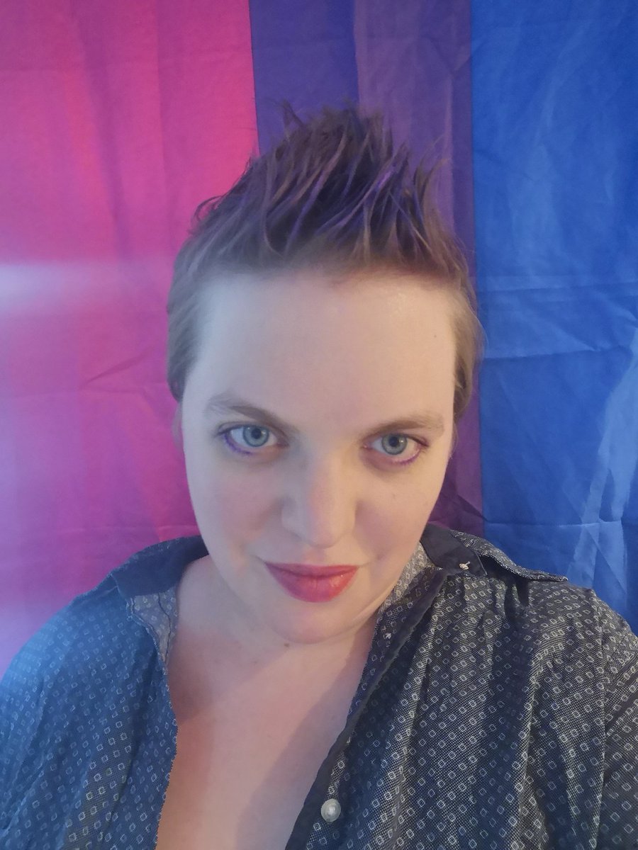 _Biconography's tweet photo. 1/2 With Prides and other queer events cancelled, and the majority of my contact with the bi+ community happening via Zoom, I'm finding myself struggling with feelings of isolation and loss of identity.

#Biconography https://t.co/cMIXyMrVWu