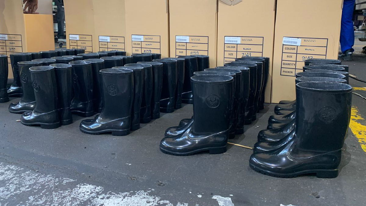 where to buy work boots locally