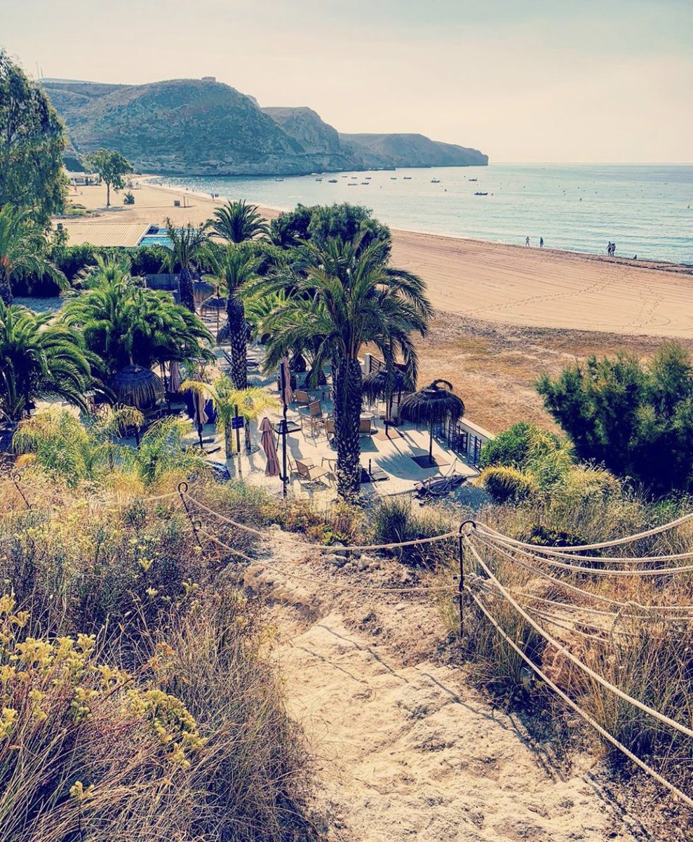 Buenos Días #Aguamarga 

Pequeño pueblo de pescadores con mucho encanto en el corazón del Parque Natural Cabo de Gata-Níjar 

📸 <a href="/marcirugeda/">Mar Cirugeda</a> 

#PlayadeAguamarga #Nijar #PueblosconEncanto #CostadeAlmeria #parquenatural #Cabodegata #viveandalucia #AguamargaTurismo #Almeria