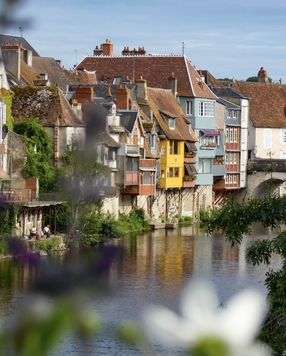 RCValdeLoire's tweet photo. 📸 Et si cet été vous visitiez la région ? Sur notre compte instagram, on vous donne plein d'idées de sorties ! Et vous êtes désormais 20 000 à nous suivre 🙌 merci !

➡️ https://t.co/lOwW6eNkeK

#EnvieDeCentreValdeLoire #CetÉtéJeVisiteLaFrance https://t.co/CMGEtKXcvV