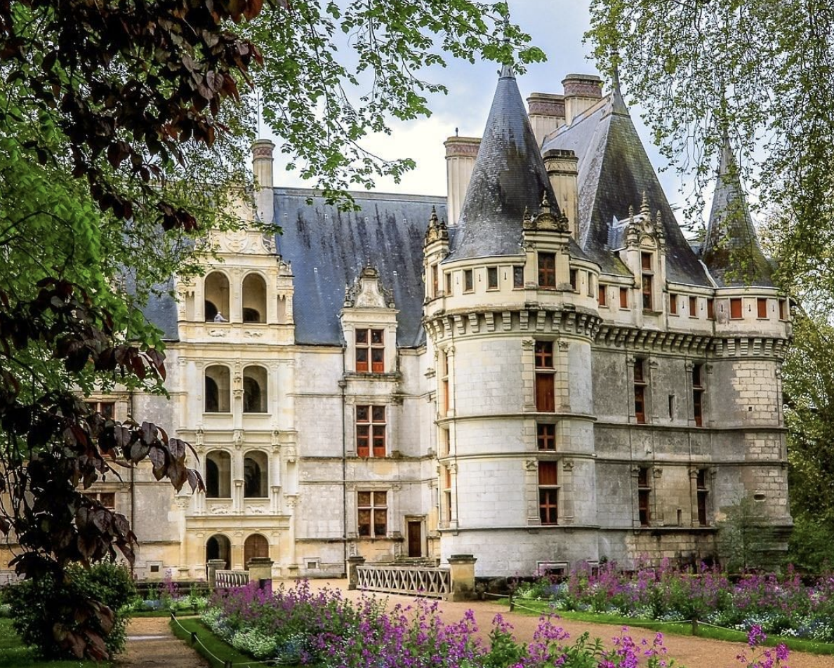 RCValdeLoire's tweet photo. 📸 Et si cet été vous visitiez la région ? Sur notre compte instagram, on vous donne plein d'idées de sorties ! Et vous êtes désormais 20 000 à nous suivre 🙌 merci !

➡️ https://t.co/lOwW6eNkeK

#EnvieDeCentreValdeLoire #CetÉtéJeVisiteLaFrance https://t.co/CMGEtKXcvV