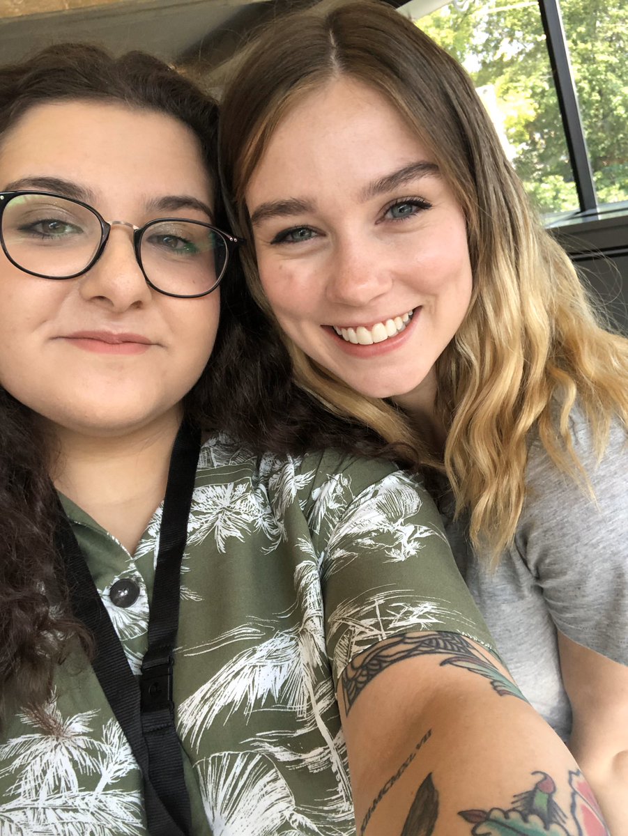 rit4alpesto's tweet image. In Italy we don’t say “i love you” we say “pezzi di cuore” @arosende @TessaMossey #ITAInstituteCon3 🍞🍌🍝♥️