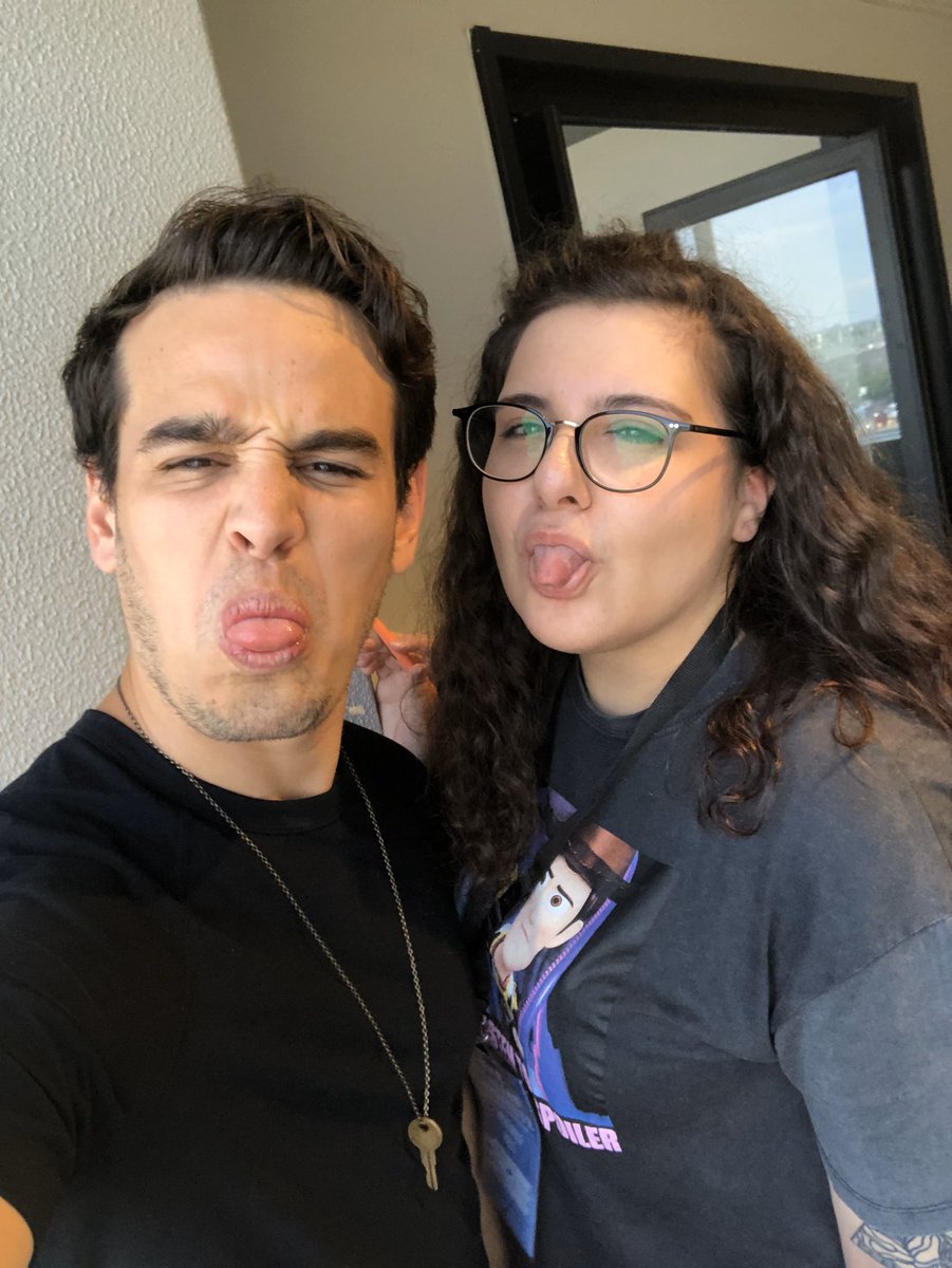 rit4alpesto's tweet image. In Italy we don’t say “i love you” we say “pezzi di cuore” @arosende @TessaMossey #ITAInstituteCon3 🍞🍌🍝♥️