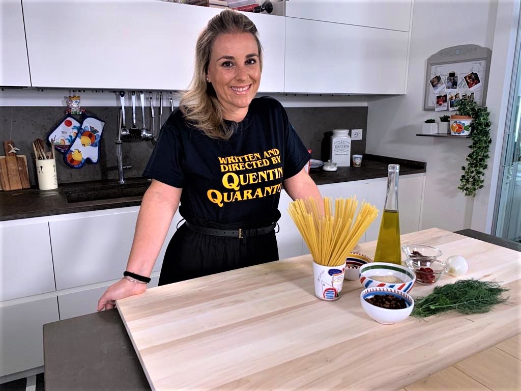 DiscoveryItalia's tweet image. #ascoltitv: le ricette che parlano siciliano di #GiusinaInCucina registrano 256.000 telespettattori segnando il 2,5% di share sul pubblico femminile! @realtimetvit @FoodNetworkIT