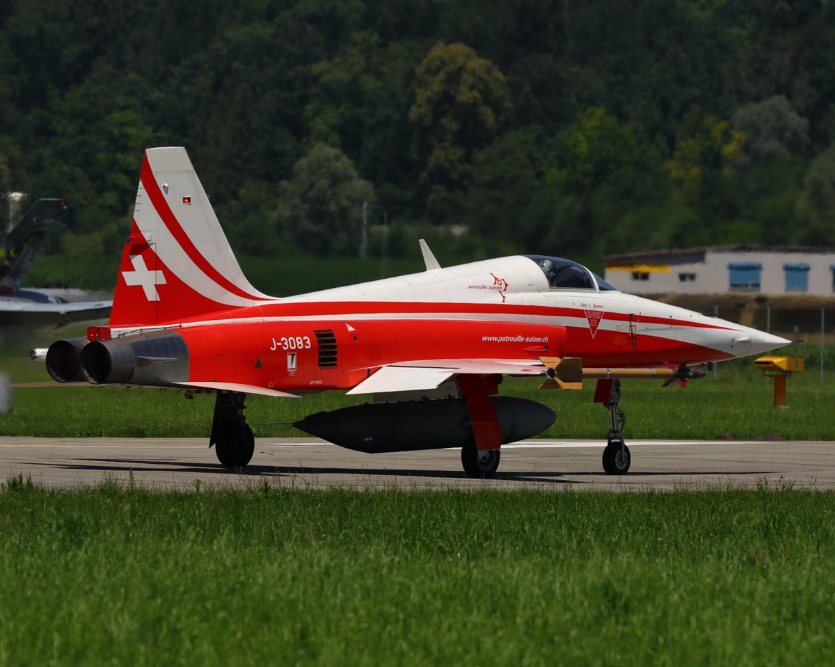 ogspotting's tweet photo. @ogspotting @vbs_ddps @patrsuisse #lsme #Air2030
36 Year old!!! SwissAirForce Northrop F-5E ll Tiger; Patrouille Suisse painted ( #5 - 2nd Solo Lukas "Bigfoot" Nannini), Yes #Air2030, Takeoff LSME Airbase Emmen 08/07/2020 https://t.co/IeHp1Can95