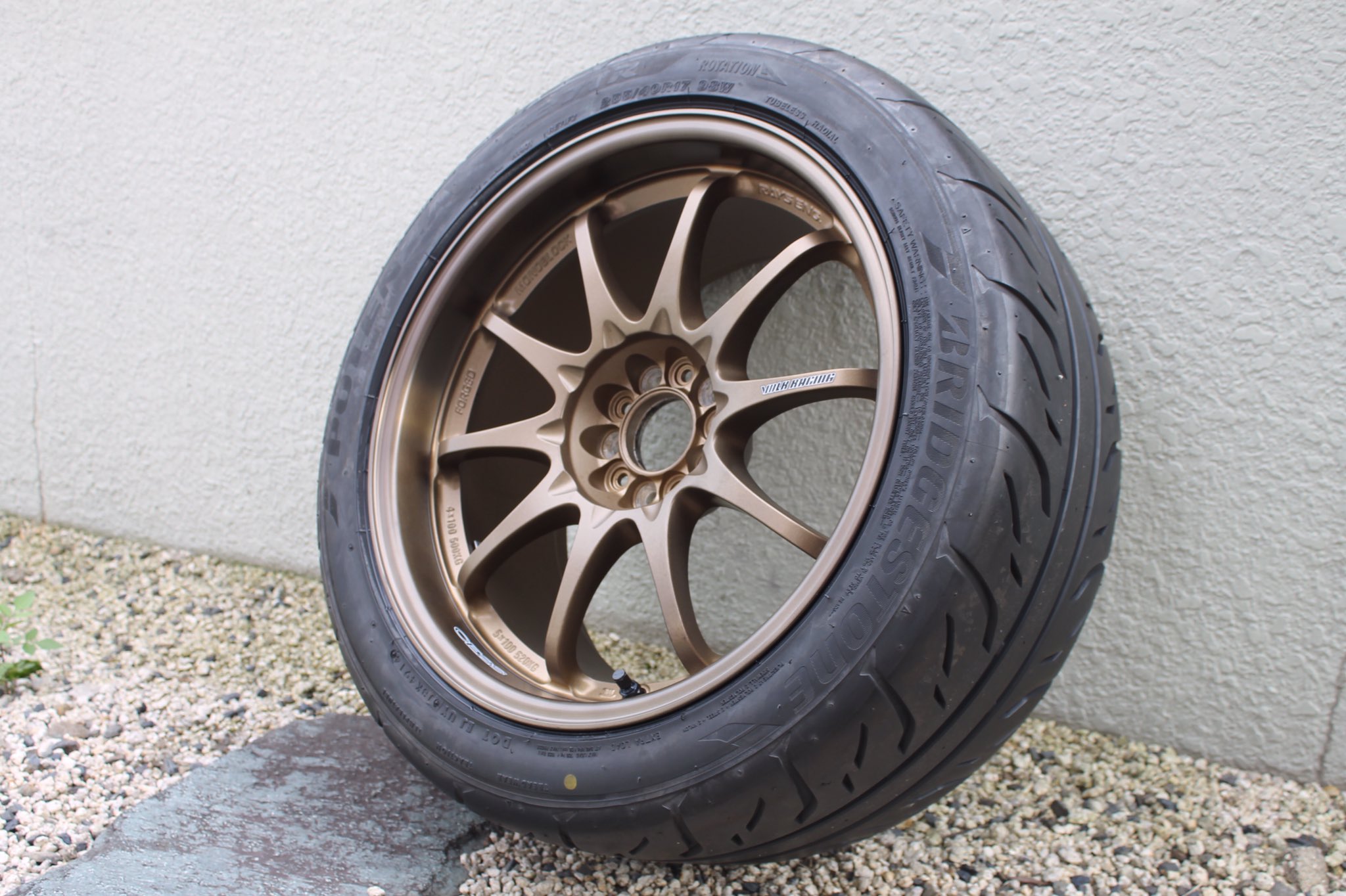 ﾌﾗｯﾄ タイヤはサイドウォールがカッコいいからre 71rにしました サイズは255 40 R17だから外径ちょっとデカいかも T Co 2tl00th2uz Twitter