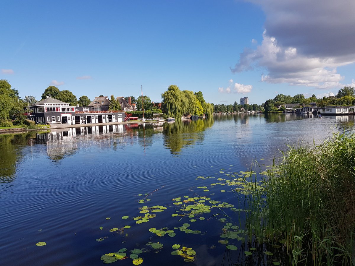 Zo mooi vroeg in de ochtend het vlakke Spaarne.  Geen duur fototoestel of fotoshoppen. Nee gewoon een goed moment en een Samsung S8.