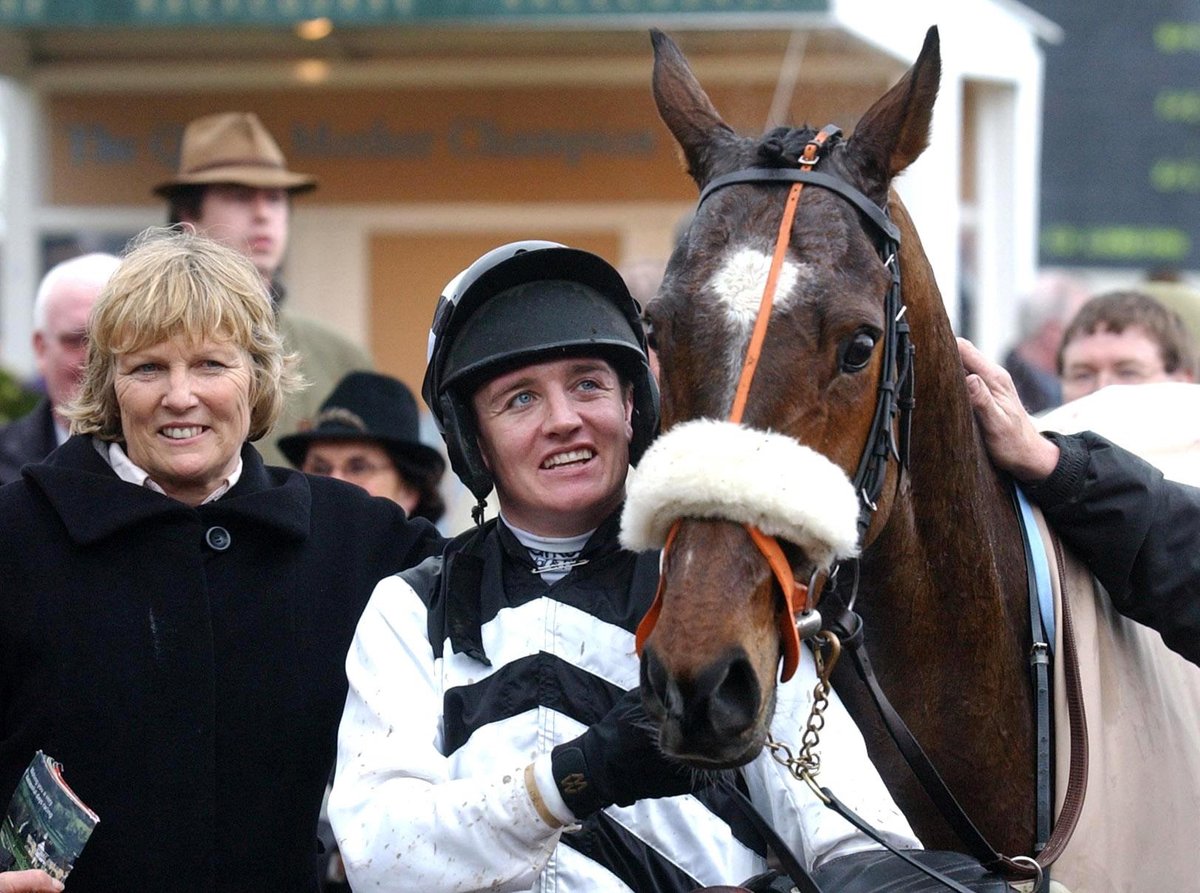 CheltenhamRaces's tweet photo. Happy retirement @BarryJGeraghty 🏇
Congratulations on a fantastic career, we wish you all the best for the future. 🙌
Thank you for the memories!
4⃣3⃣ Cheltenham Festival winners....
5⃣ Champion Chases
4⃣ Champion Hurdles
2⃣ Cheltenham Gold Cups 🏆
📸PA Images https://t.co/LGjxxyVQi4