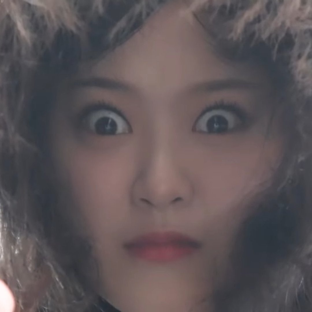 HY3L1P's tweet photo. thread of things kim hyunjin has done that shouldn’t be real but they are https://t.co/XjavbuUC8L