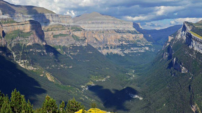 #TalDíaComoHoy en 1982, se amplía y se cambia la denominación del Parque Nacional de Ordesa y Monte Perdido https://t.co/G7oVTfHEB5