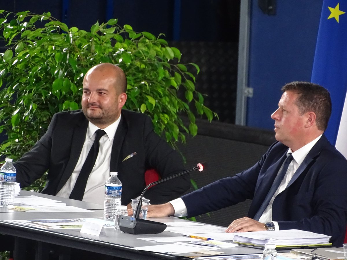 BahAlorsMag's tweet photo. Premier conseil communautaire de la CAVEM suite aux élections Municipales
https://t.co/Z3QvXddn8N

#BahAlors #Politique #CAVEM #ConseilCommunautaire #RN #LR #Vote https://t.co/rU8gMXdr2M