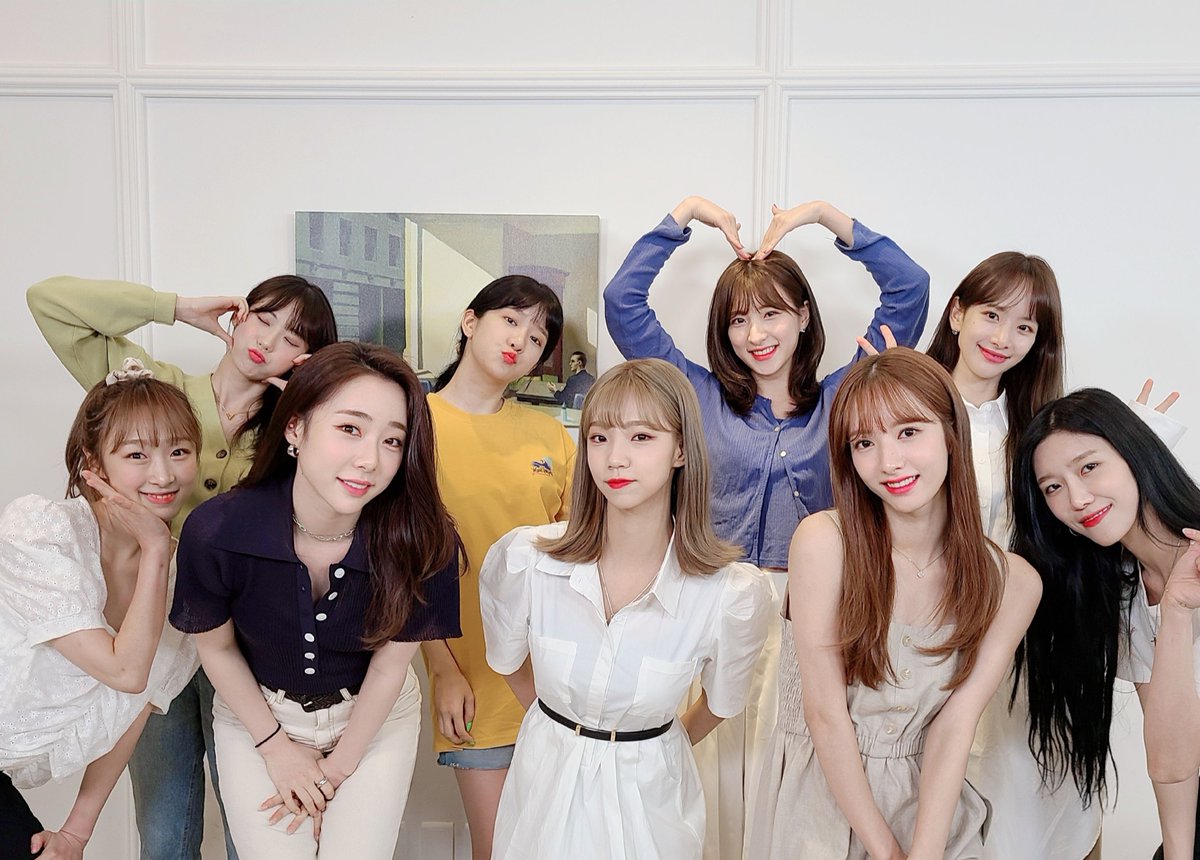 wjsn_uzzu_'s tweet photo. [#UZZU]
마지막 영상통화 이벤트까지 나비같았던 #우주소녀 언니들을 #우쭈 가 선물로 들고왔다쭈 🦋🎁
언제 어디서든 같은 마음으로 늘 응원해준 #우정 들 너무너무 고맙다쭈💛 우리 ���음에 또 만나자쭈!! 🙌🏻 https://t.co/D9CVbipCDX