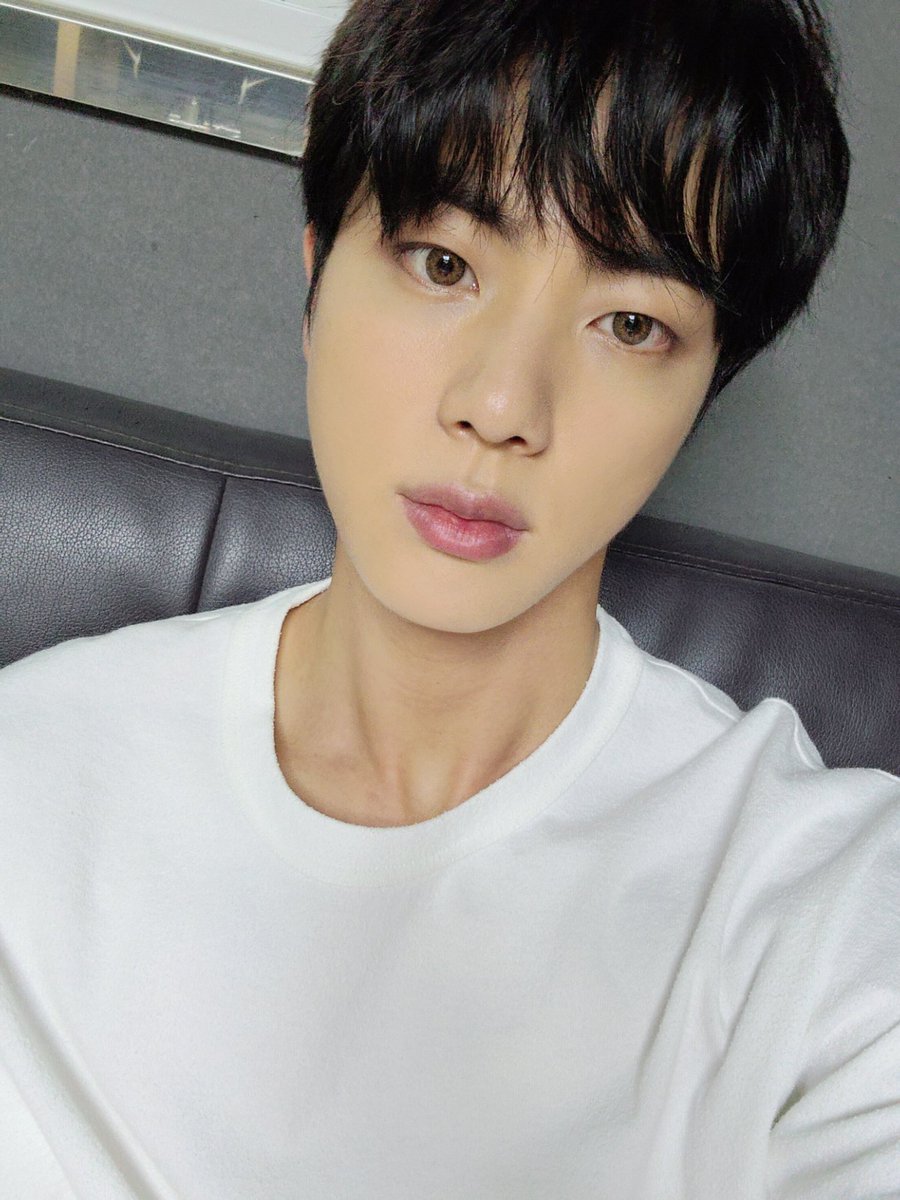 oohiyul's tweet photo. 석지닝 https://t.co/LWrN1aRO2t