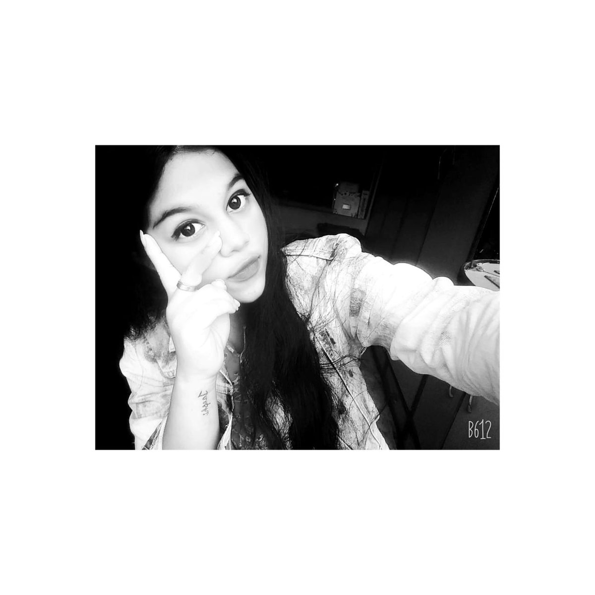 kth4lifee's tweet photo. #v #vpose #taeshi #bts #bnw https://t.co/tTsdehR3Q1