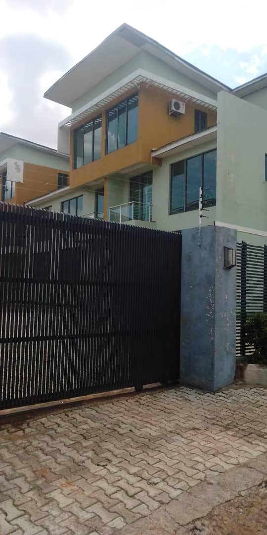 Costnothingng's tweet photo. 3bedroom Tastefully Finished Terrace Duplex with BQ #ForSale
LOCATION: LIFE CAMP
PROMO PRICE: NGN 40,000,000 (Net)
9Units Remaining
HURRY...
#CostNothing #HappySunday #AbujaTwitterCommunity #wecantbreathe #MaguEFCC #lagosTwitterCommunity #KadunaTwitterConnect #ArewaTwitter https://t.co/U5TsVinkW5