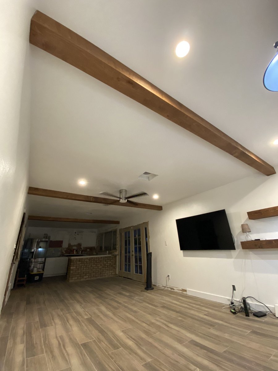 tlconstructors's tweet image. #ceilingbeams #finishcarpentry #shiplap #interiordesign